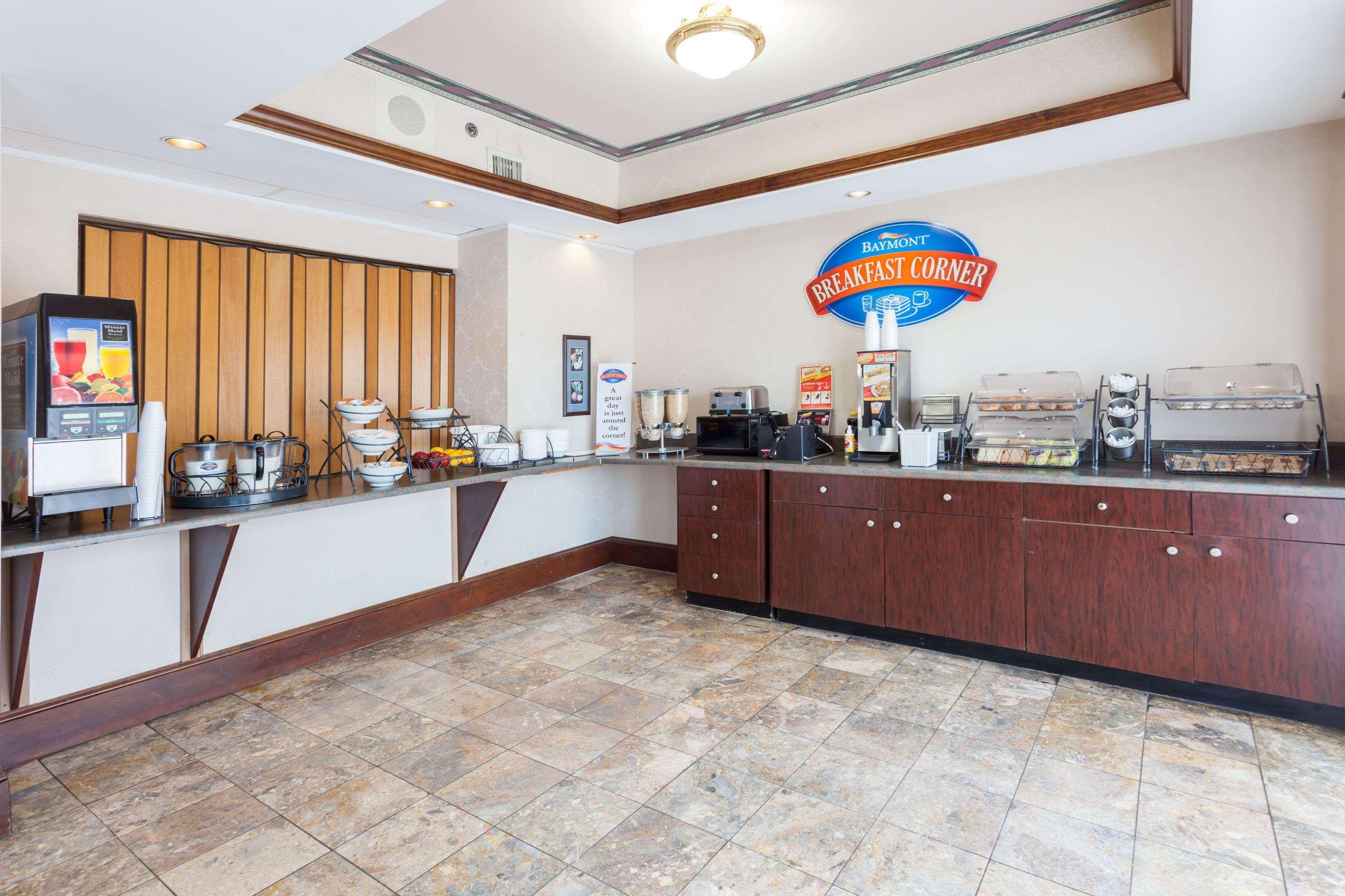 Baymont By Wyndham Covington Hotel Exterior foto